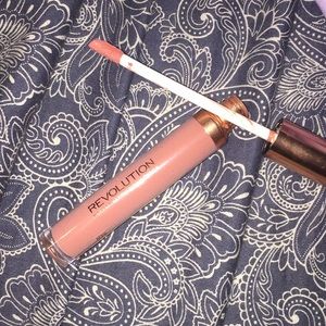revolution lipstick